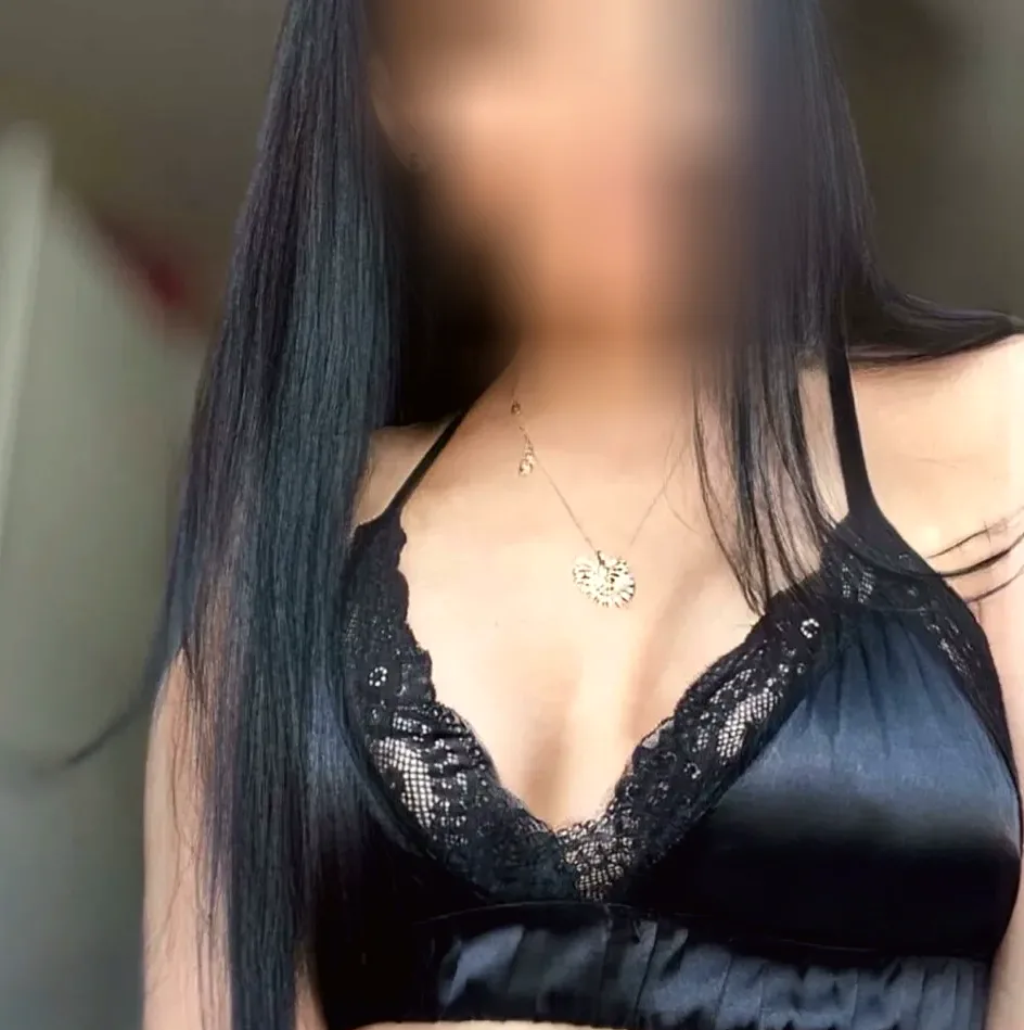 Aada, 36