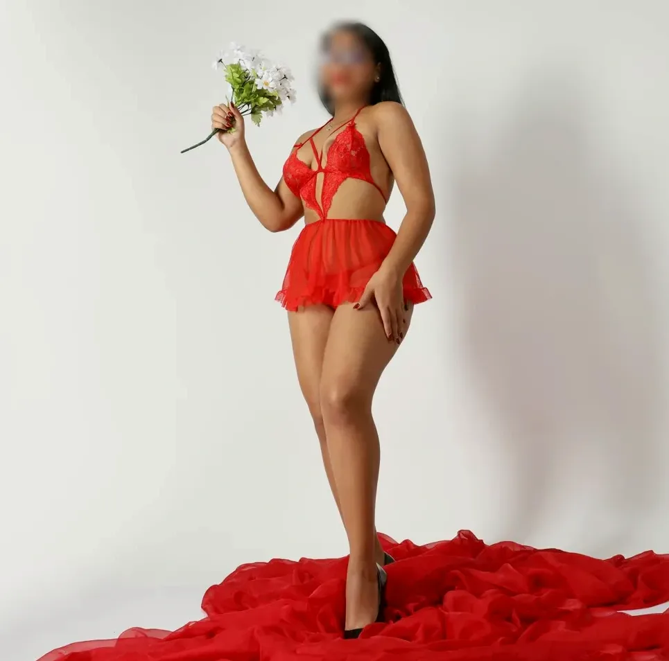 Elina, 21