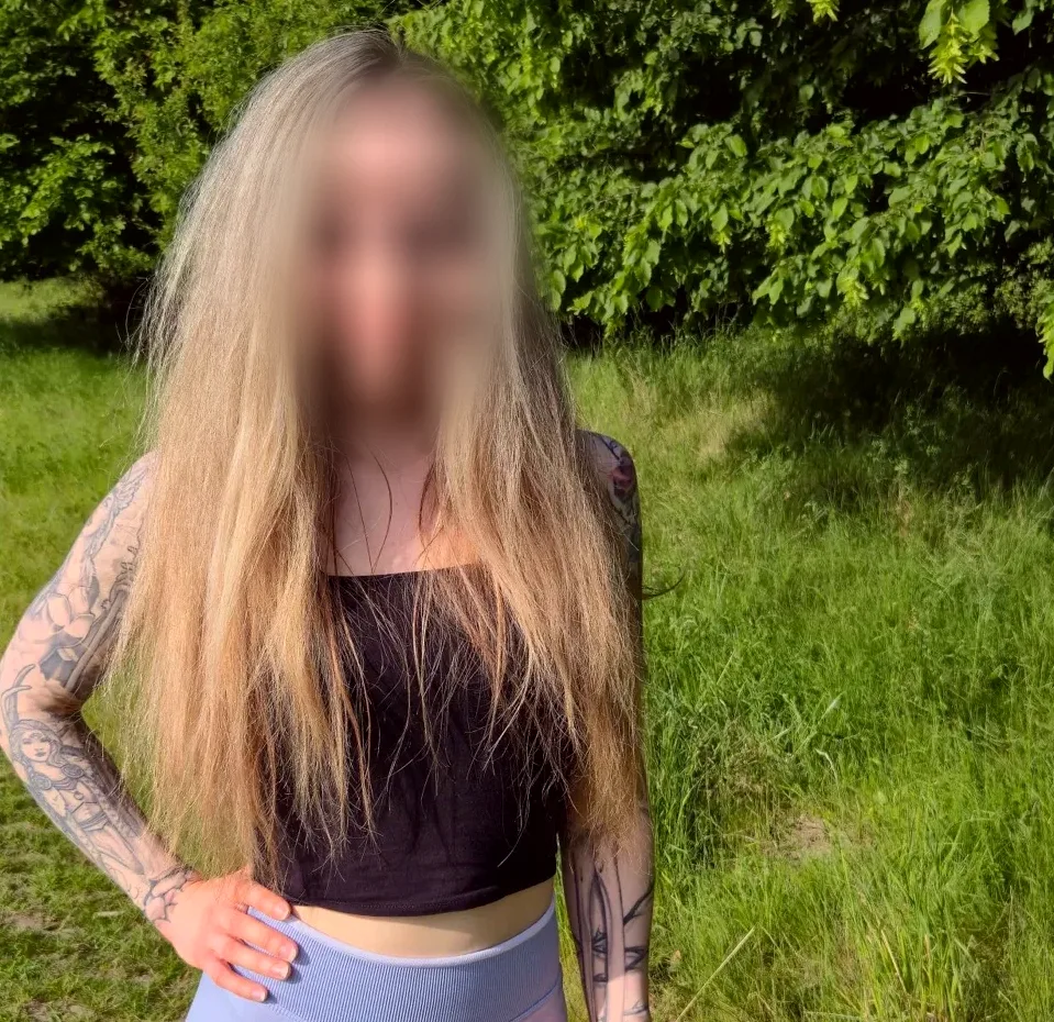 Nasra, 27