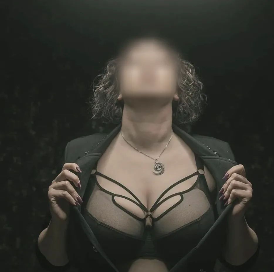 Natalia, 38