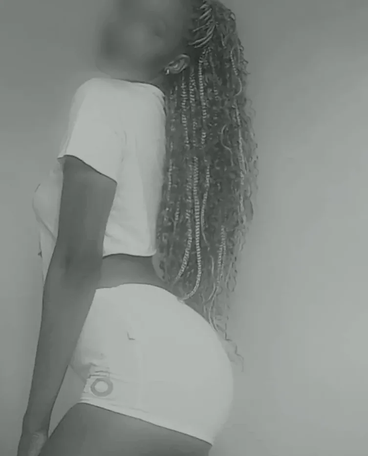 Tuula, 28